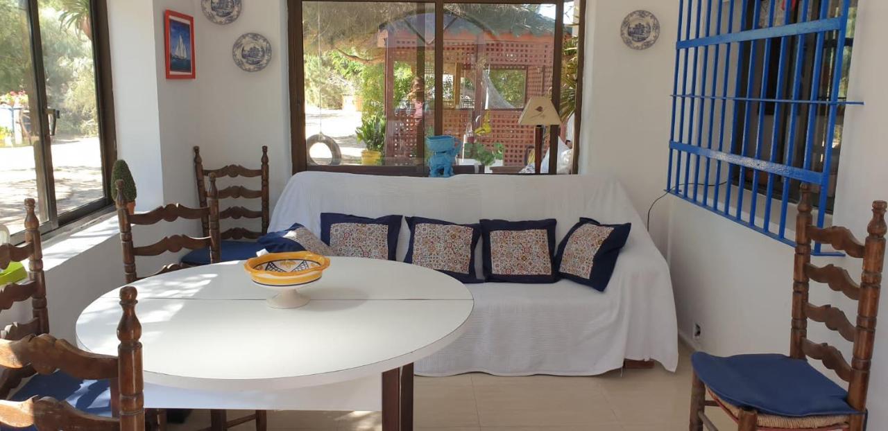 Finca Las Dunas: Beachfront Chalets with Jacuzzis Rota Exterior photo