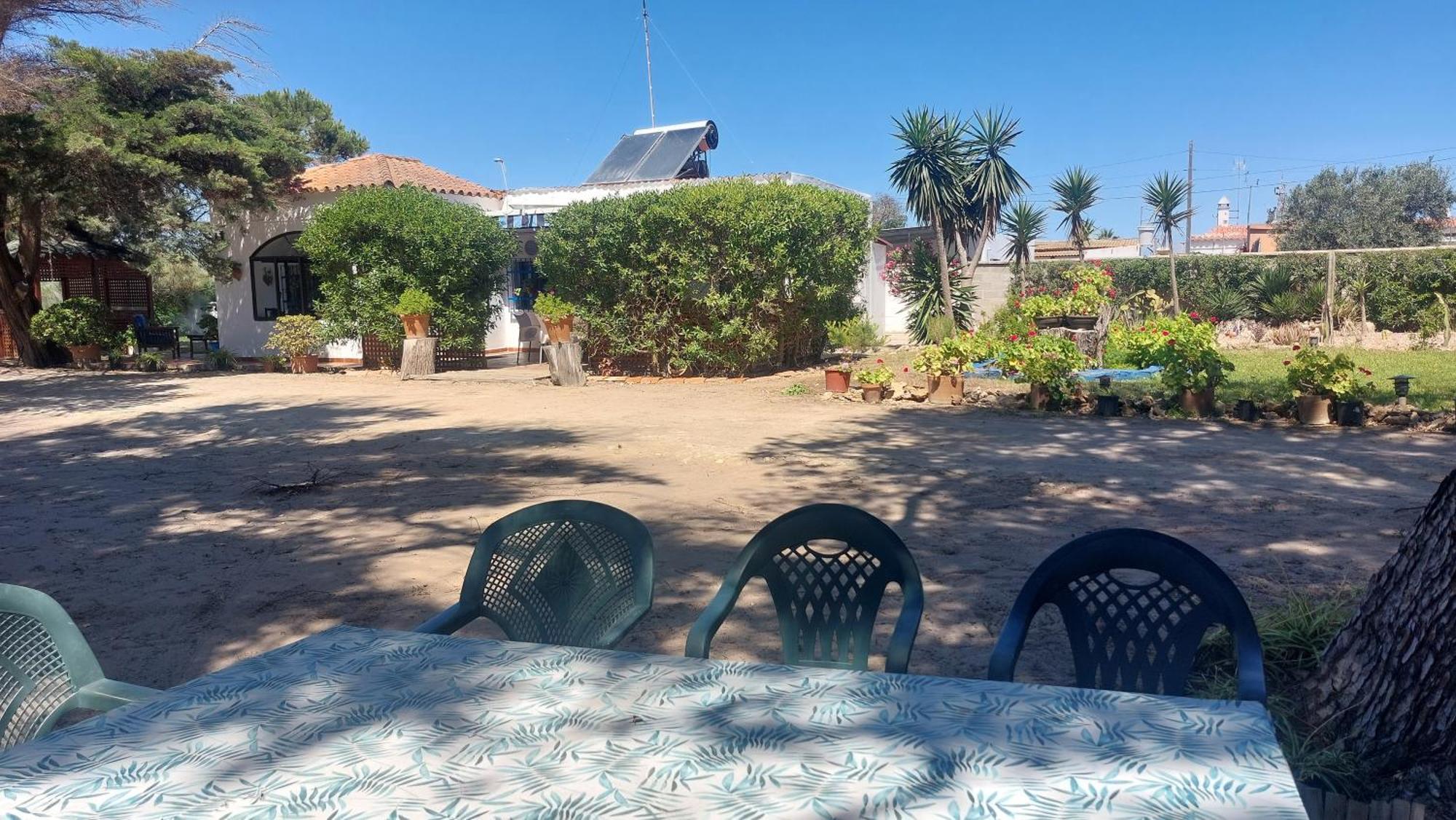 Finca Las Dunas: Beachfront Chalets with Jacuzzis Rota Exterior photo